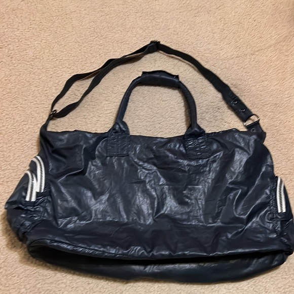 Gap Fit Navy Blue Gym Duffel Weekender Yoga Bag Lightweight LOTS of Pockets - Picture 6 of 8